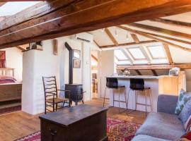 Tolmin Center Apartments Townhouse & Loft，位于托尔明的酒店