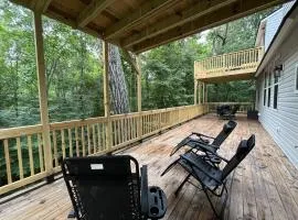 Forest Views & Grill! Lynchburg Treehouse Retreat