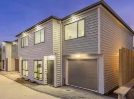 4 Bedroom holiday home at 99