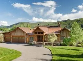 Low Tax Luxe Mountain Getaway by Aspen