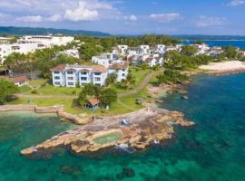 Casa Mire-Lee, Seaside Serenity at Negril 7 miles Beach, Point Village，位于尼格瑞尔的公寓