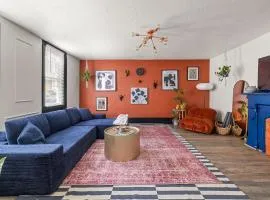 Eclectic Home - Pool Table & Games - Near Downtown