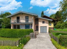 Holiday Home Attersee near Hiking Trails，位于阿特湖的酒店