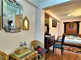 Halyo suite room Greentara Heritage Home by Tranquil home