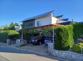 Apartm&aacute;n na Vyhl&iacute;dce，位于顺佩尔克的自助式住宿