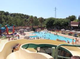 Camping Mas De Pierredon，位于滨海萨纳里的酒店