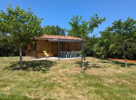 Le Chalet du Viaur，位于Tanus的酒店