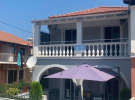 Luxury Family Home in the center of Kassiopi，位于卡西奥皮的酒店