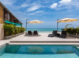 ZiVilla Private Pool Beachfront，位于恰洛克拉姆的酒店