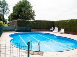 Camping Um Bierg，位于Houschthauser的豪华帐篷营地