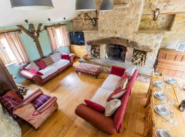 Four bed barn conversion Junction 37 38 M1，位于巴恩斯利的带按摩浴缸的酒店