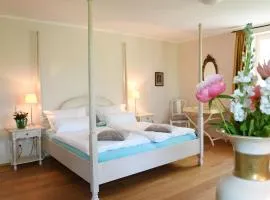 Haus Keppelborg: ZI Elisabeth mit Burgmauerblick