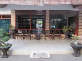 Hotel Singasari，位于新加拉惹的酒店