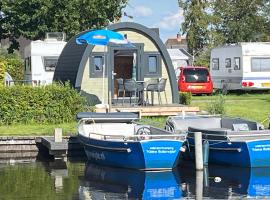 Camping Kleine Belterwijde, Pod, Tiny House aan het water，位于Belt-Schutsloot的酒店