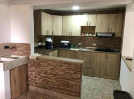 Habitación en Casa Semi-campestre cerca a Universidad San Buenaventura，位于贝约的酒店