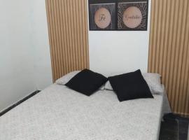 Quarto casal com ar condicionado，位于巴雷拉斯的酒店