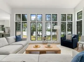 Private waterfront nature escape