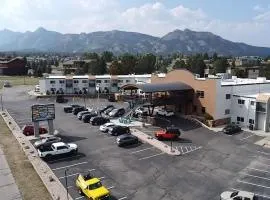 Expedition Lodge Estes Park at Rocky Mtn National Park