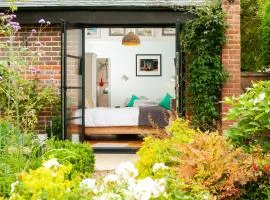 Bosham - private and self-contained double garden room