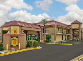 莫比尔提尔曼斯角速8汽车旅馆