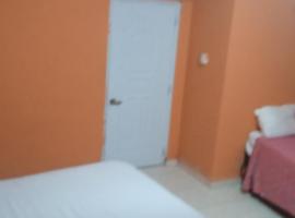 Hotel Los cocos，位于La Entrada的酒店