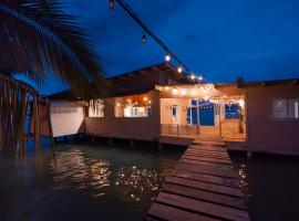 La Caribena Beach House- Bocas del Toro, Isla Colón, Panamá，位于Big Creek的公寓