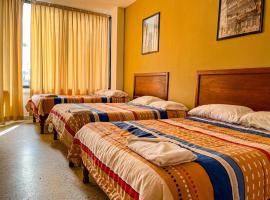 HOTEL MiCOS，位于巴耶斯城的酒店