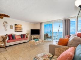 Magical Beachfront Condo，位于Hauula的酒店