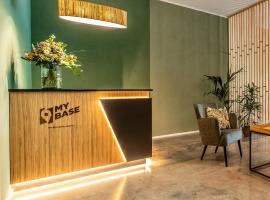 Hotel MY BASE，位于Steinhöring的酒店