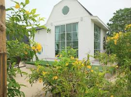 MemoryCool บ้านพักตากอากาศใกล้หาดบางเก่า，位于Ban Bo Yai的酒店