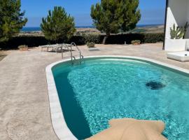 Casa Mav&agrave;l，位于蒙泰内罗迪比萨恰的带泳池的酒店