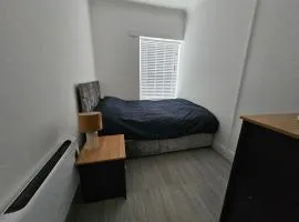 Stylish 1 Bedroom Flat near Bridgend Town centre