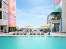 万豪克利尔沃特海滩斯普林希尔套房酒店，位于克利尔沃特的酒店