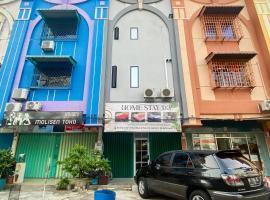 Homestay D3 Mitra RedDoorz，位于名古屋的带停车场的酒店