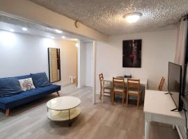 Heart of MTR for Memerable Experiance 2 backyard 7minMetro Fully Renovated & Equipped，位于蒙特利尔的酒店