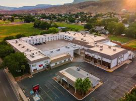 Ramada by Wyndham La Verkin Zion National Park，位于拉沃肯的酒店