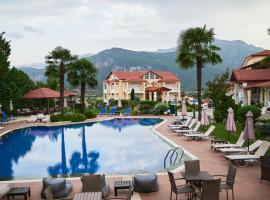 Famissi Suites，位于卡兰巴卡的酒店