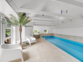 Beautiful Holiday Home In Husby，位于乌尔夫堡的酒店