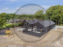 Amazing Home In Rødby With Wifi，位于勒兹比的带按摩浴缸的酒店