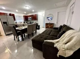 Comfortable House near Downtown & Airport Miami