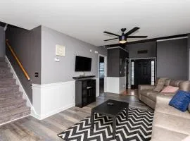 Charming, Spacious, Ideal 4 Groups Near Charleston