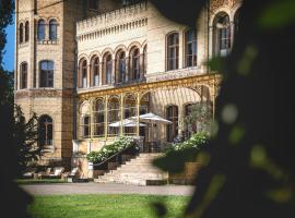 Hotel Schloss Neetzow，位于Neetzow的酒店