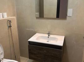 E4 properties，位于Ajibade的酒店