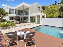Opulence on Olive - Resort Luxury In Blairgowrie, Opposite Yacht Club，位于布莱尔高里的酒店