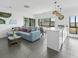 Comfort Retreat VIC Officer 5BR WiFi Parking