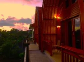 Murna House 2, Rooftop Balinese Wooden House 360 sunrise to sunset view