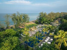 Anantara Mai Khao Phuket Villas，位于迈考海滩的酒店