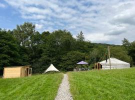 Wilding Yurt Stay，位于布劳顿弗内斯的豪华帐篷