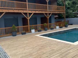 Expt T1 avec piscine a 50 metre de la mer，位于卡宴的酒店