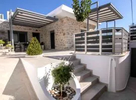 Mirabilia Family House